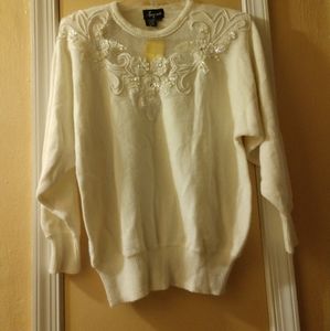 ANGENIE Woman Sweater